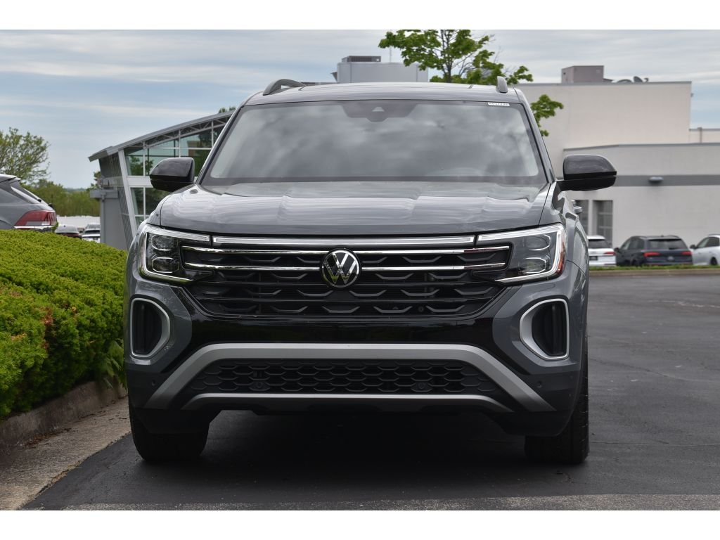 Used 2024 Pure Gray Volkswagen 2.0T Peak Edition SEL image 9