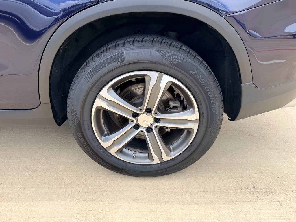 Used 2016 Lunar Blue Metallic Mercedes-Benz 300 image 30