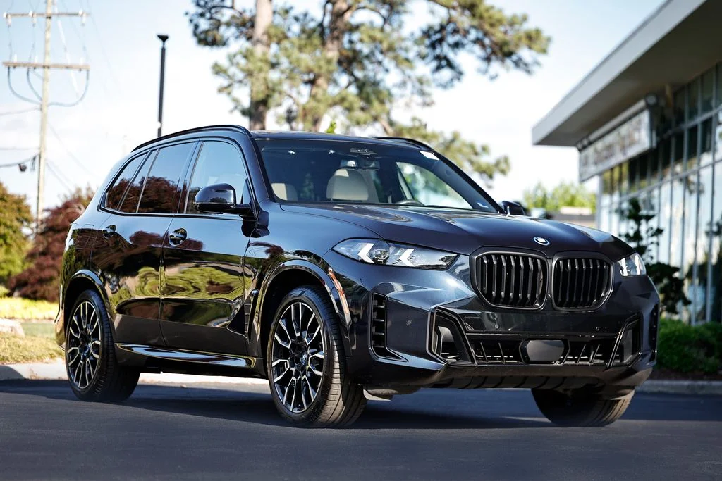 2025 BMW X5 xDrive50e's photo