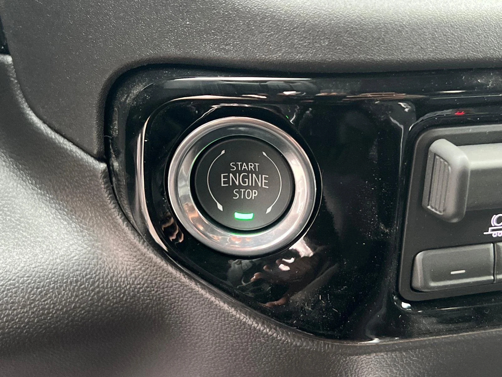 2026 GMC Sierra 1500 SLT - Photo 23