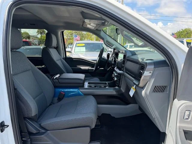 New 2026 Oxford White Ford XLT image 22