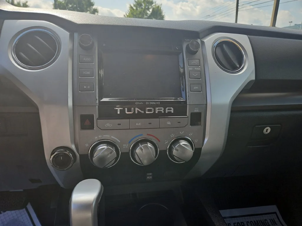 Used 2018 Red Toyota SR5 image 19