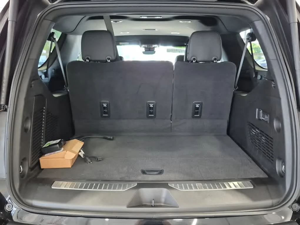 Certified Used 2025 Black Chevrolet High Country image 22