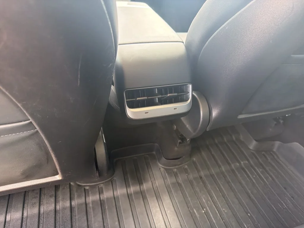 Used 2023  Tesla Standard Range image 26