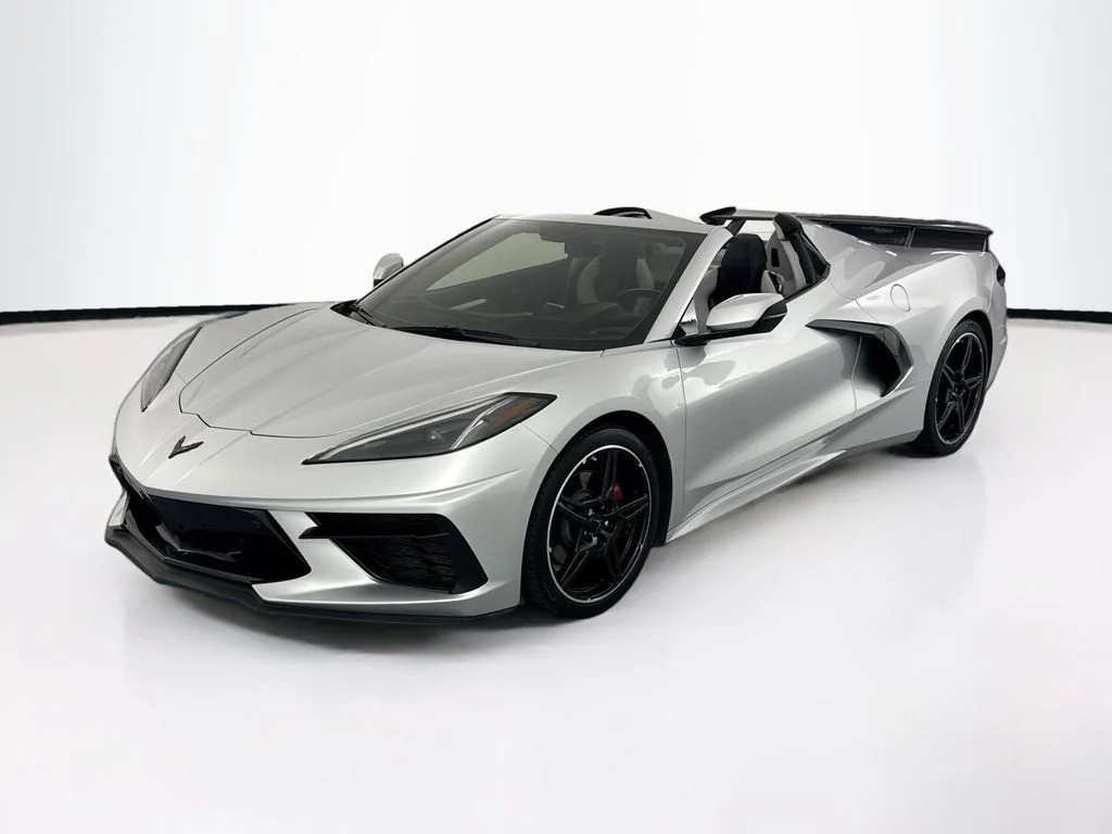 Used 2020 Silver Chevrolet Stingray image 3