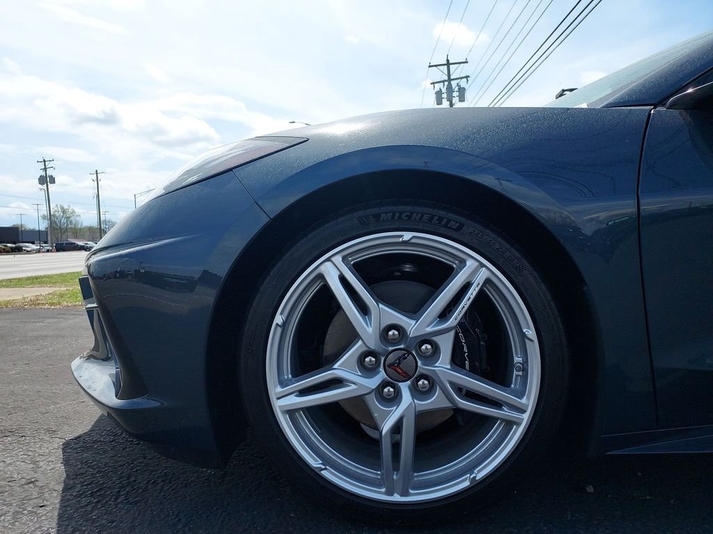 Used 2020 Shadow Gray Metallic Chevrolet Stingray image 16