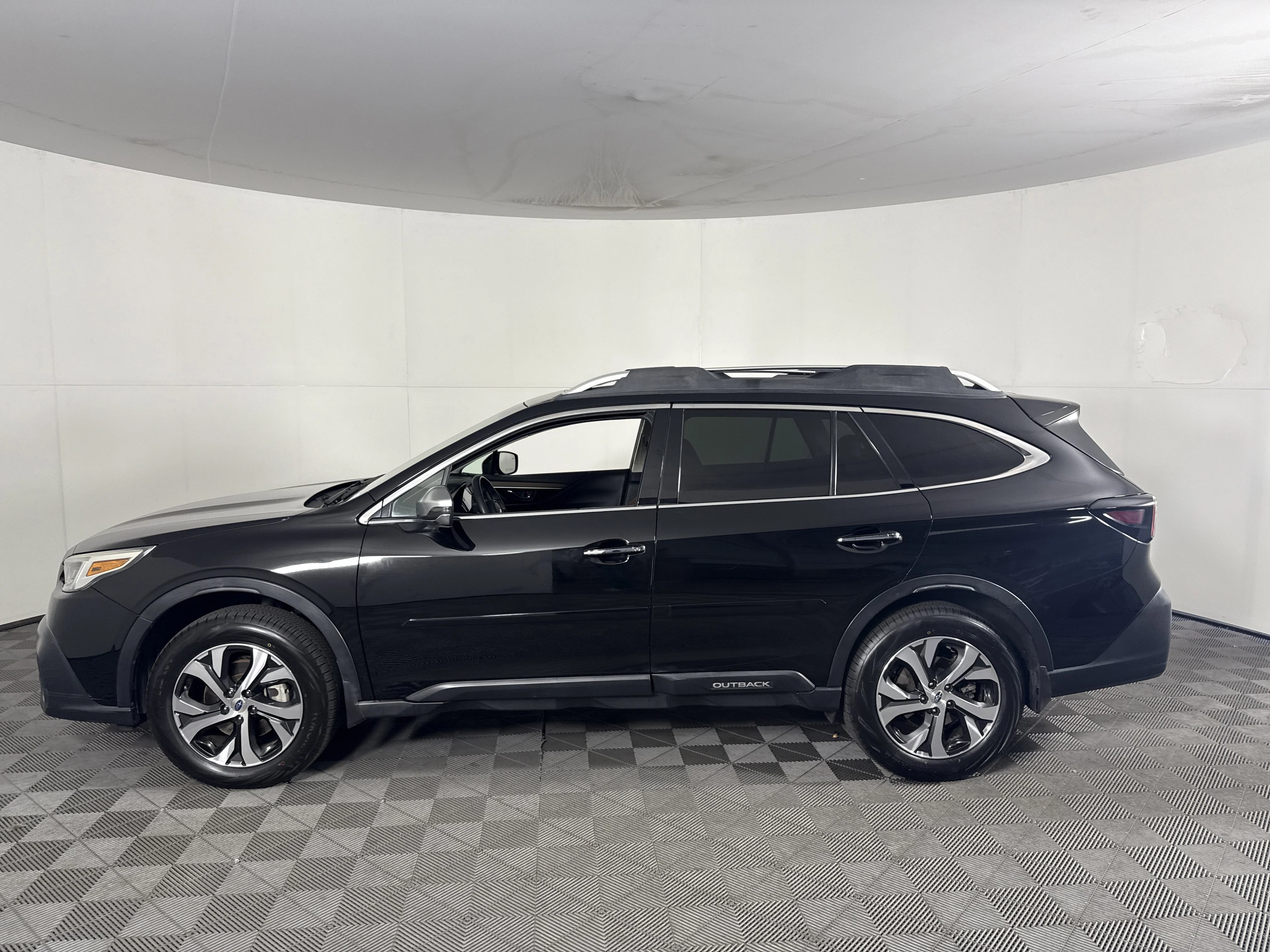 Used 2021 Crystal Black Silica Subaru Touring XT image 14