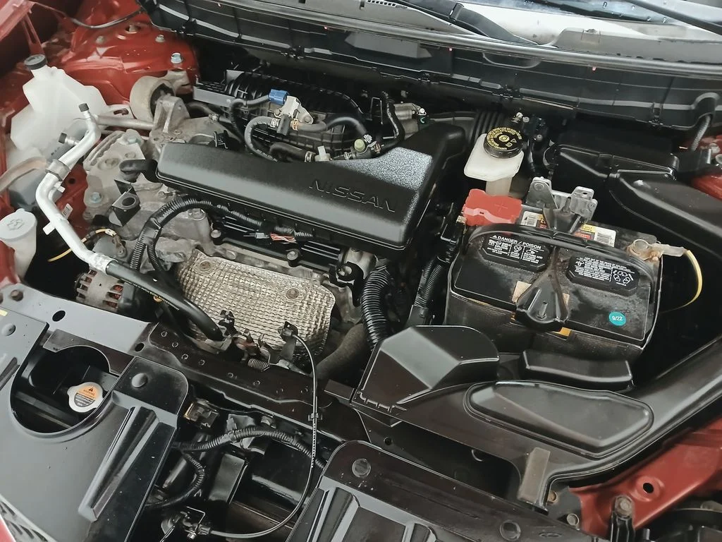 Used 2016 Red Nissan SV image 30