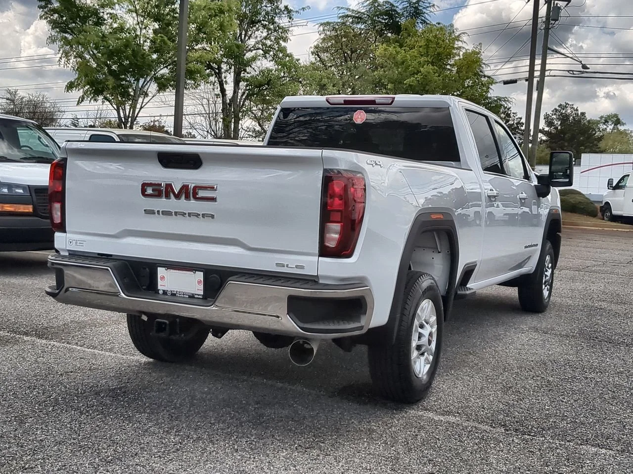New 2026 Summit White GMC SLE image 8