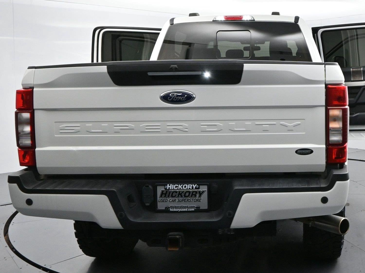 Used 2022 Star White Metallic Tri-Coat Ford LARIAT image 44