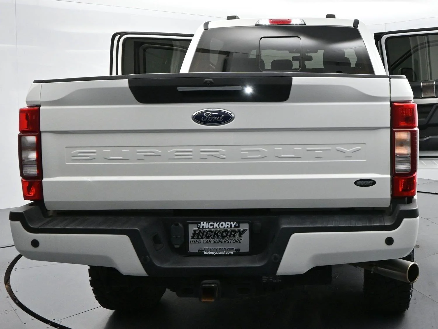 Used 2022 Star White Metallic Tri-Coat Ford LARIAT image 44