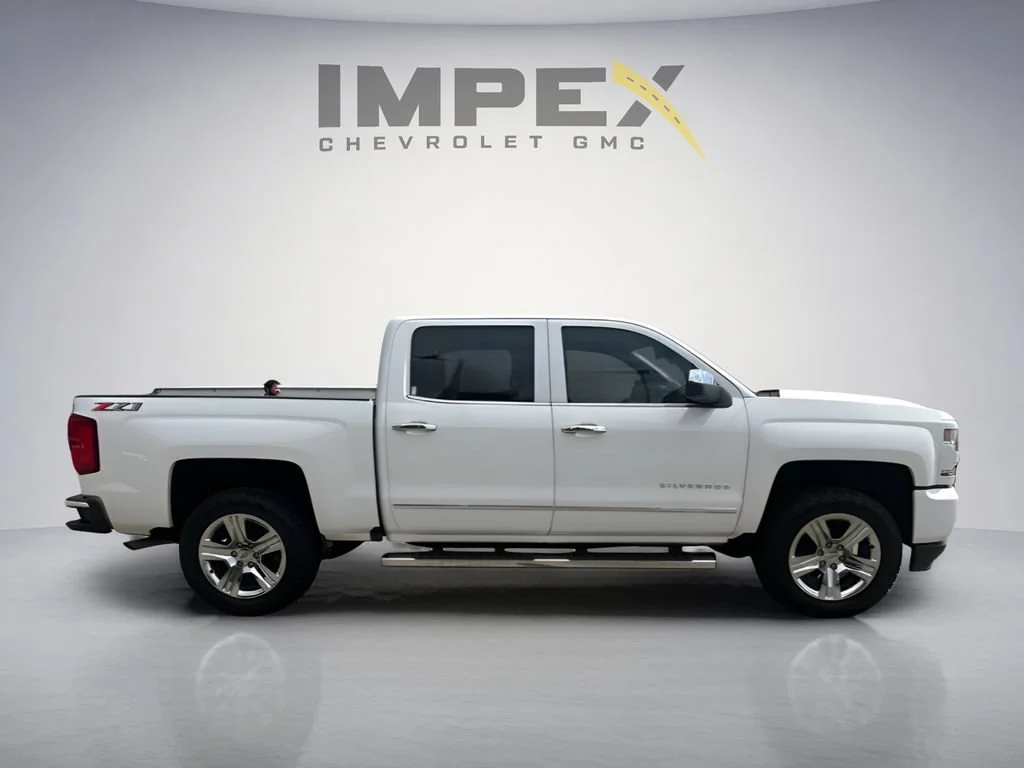 Used 2018 SUMMIT WHITE Chevrolet LTZ image 6