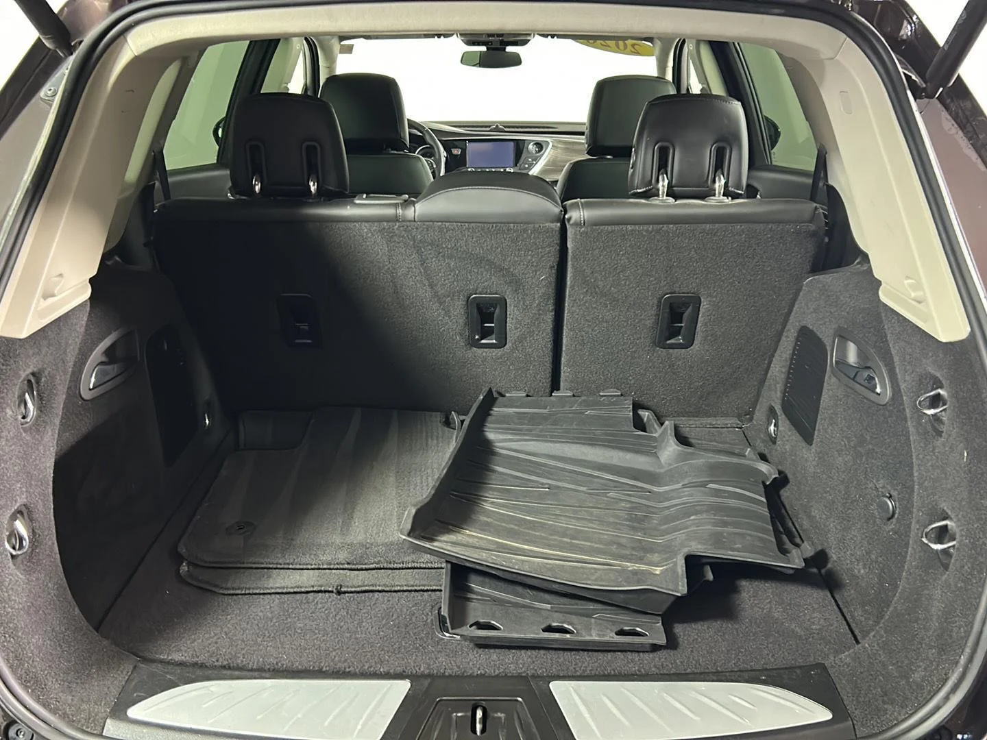 Used 2020 Espresso Buick Essence image 9