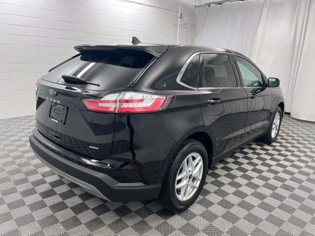 Used 2024 Black Ford SEL image 5