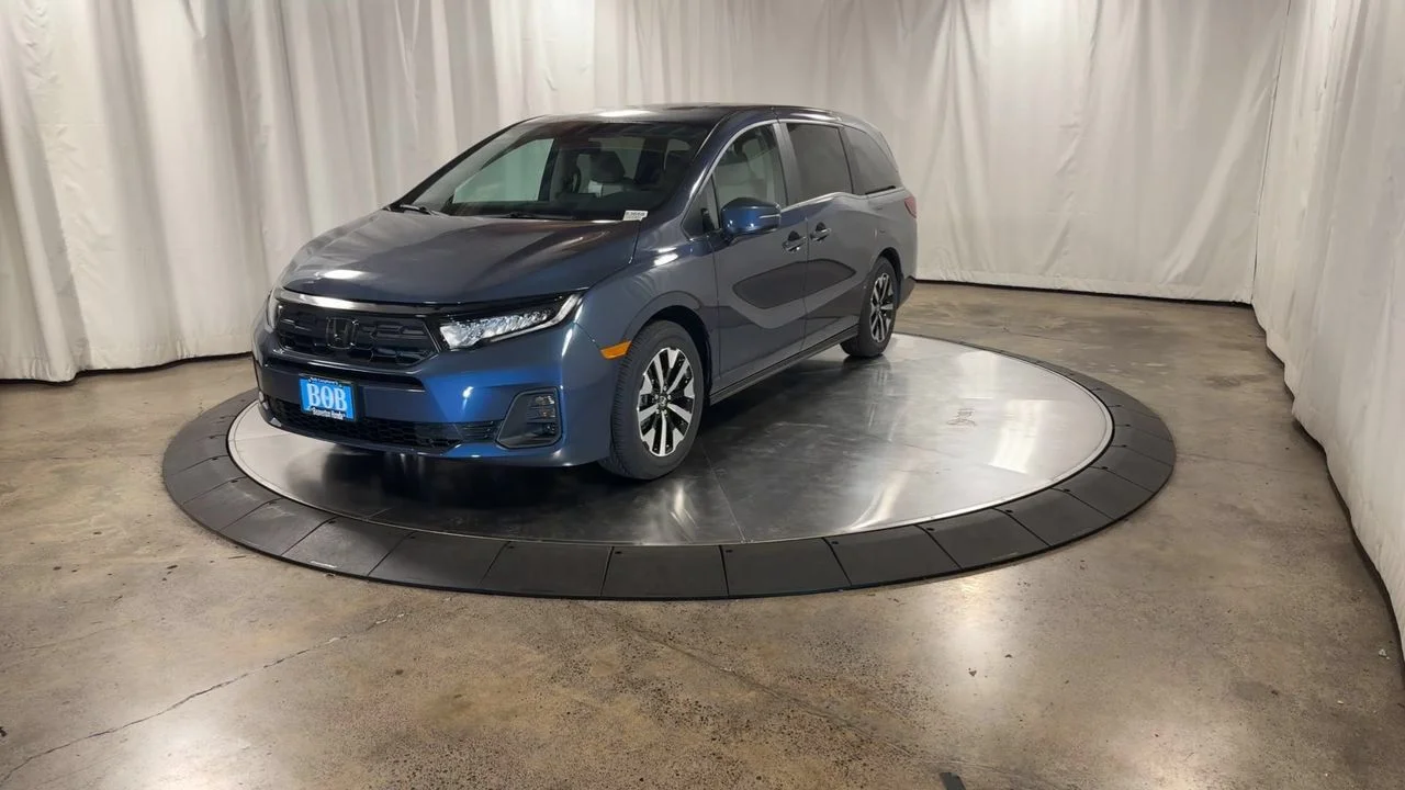 New 2026 Smoke Blue Pearl Honda EX-L image 7