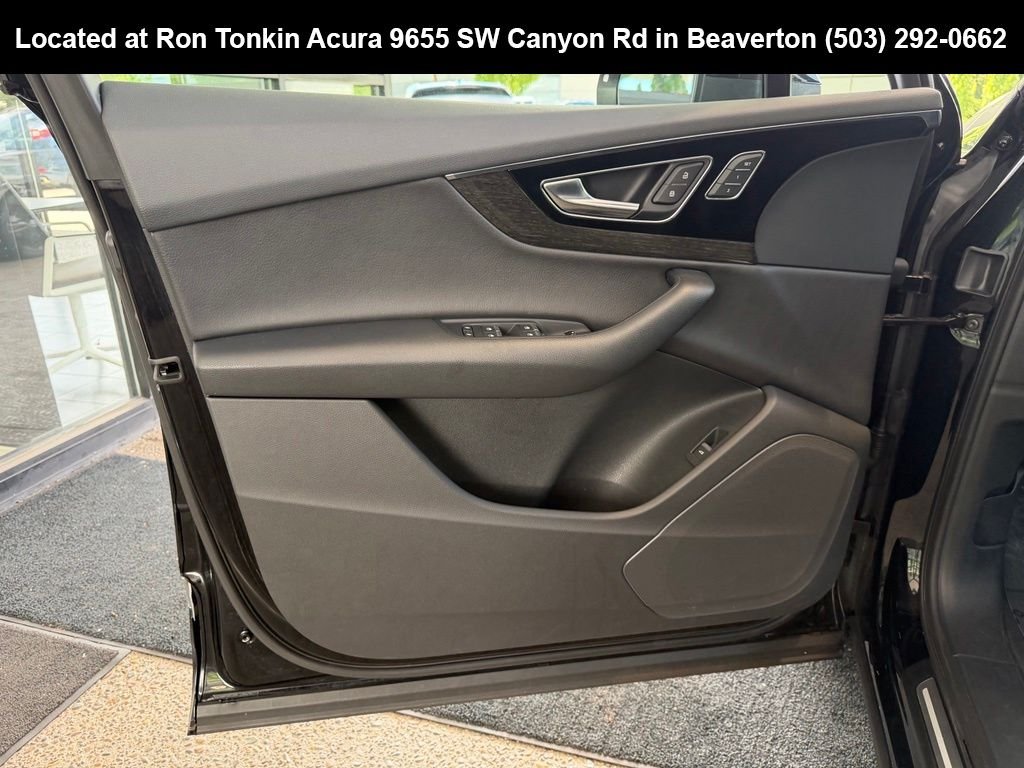 Used 2019 Night Black Audi 55 Premium image 12