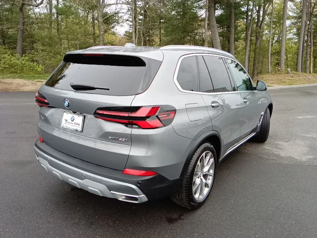 Certified Used 2026 Skyscraper Grey Metallic BMW xDrive40i image 7