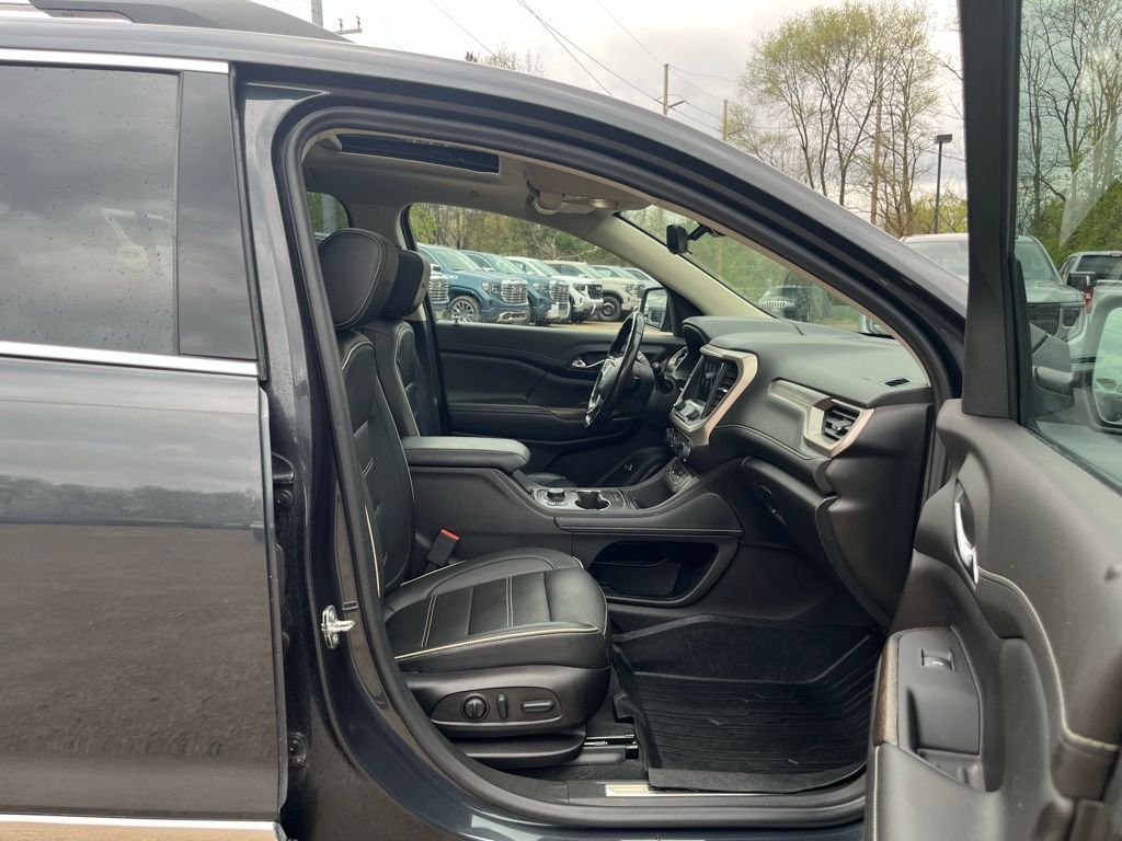 Used 2022 Hunter Green GMC Denali image 41