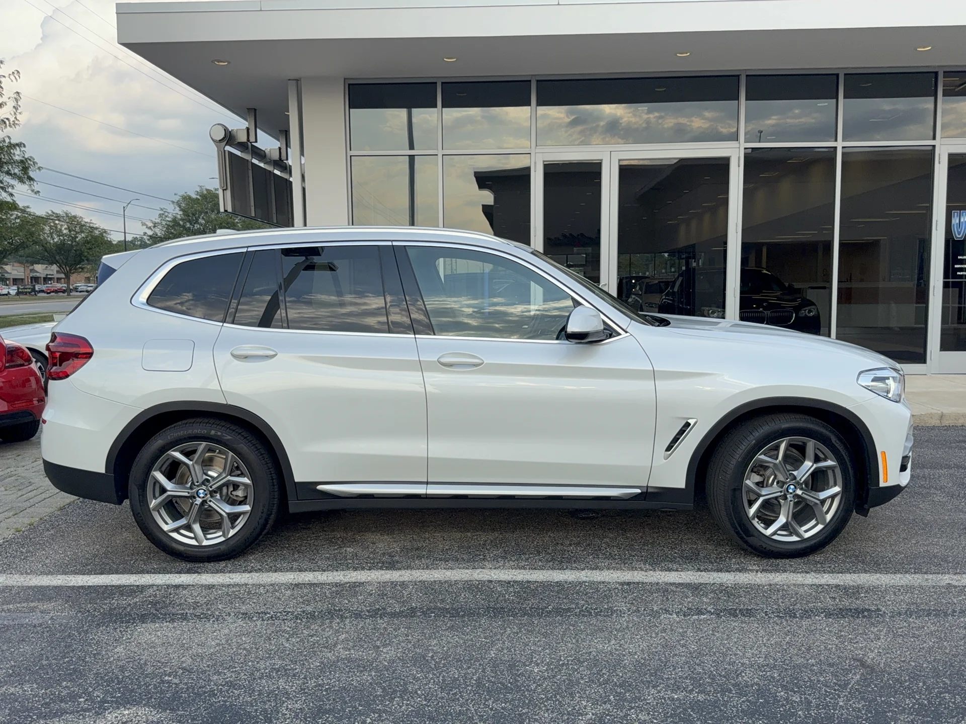 Used 2020 Mineral White Metallic BMW xDrive30i image 2