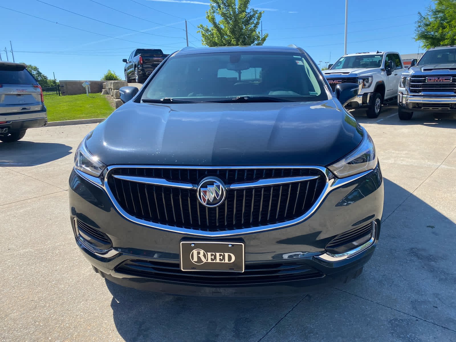 Used 2019 Buick Enclave Essence with VIN 5GAERBKWXKJ304136 for sale in Kansas City