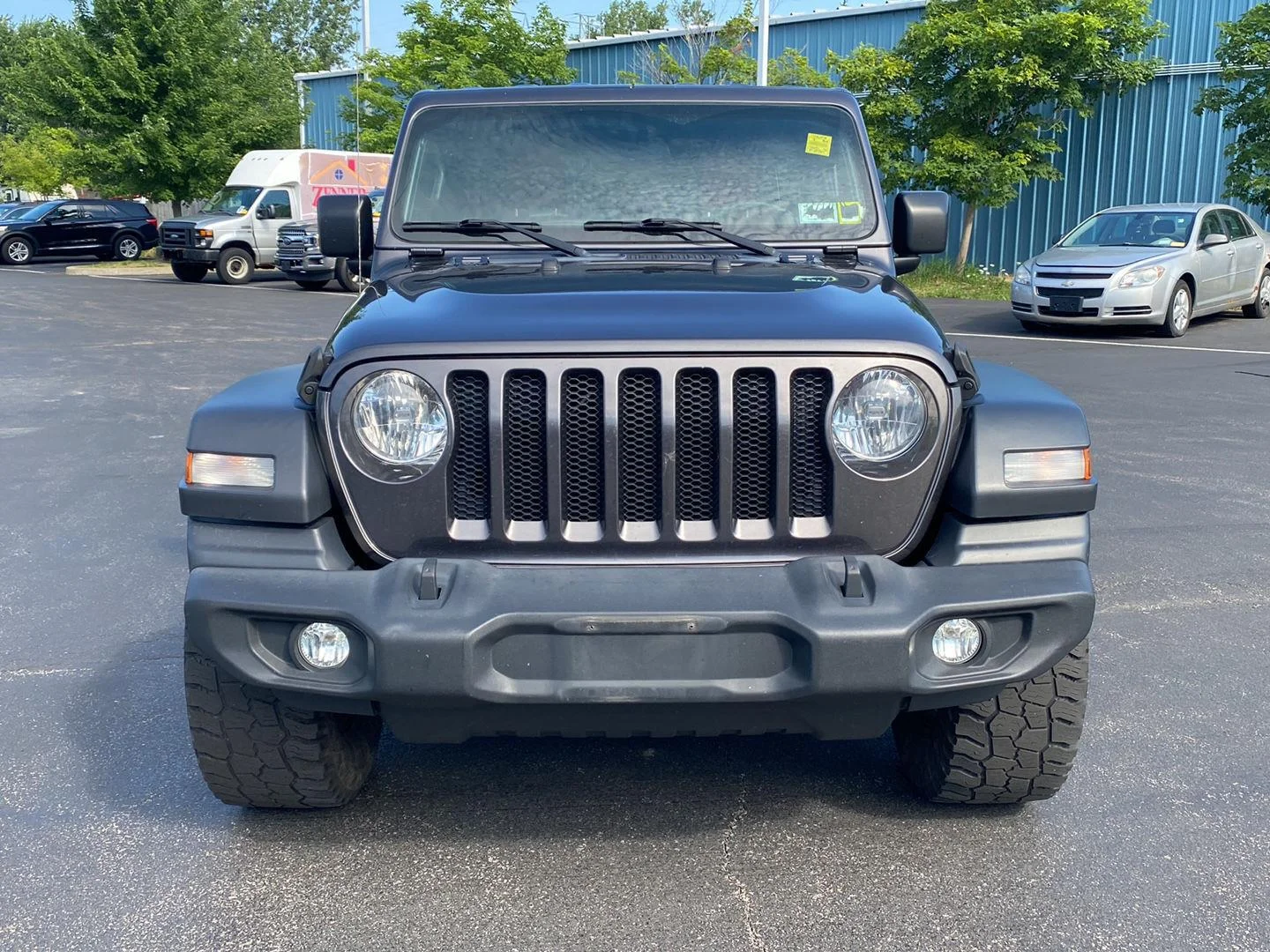 Used 2018 Granite Crystal Metallic Clearcoat Jeep Sport S image 5