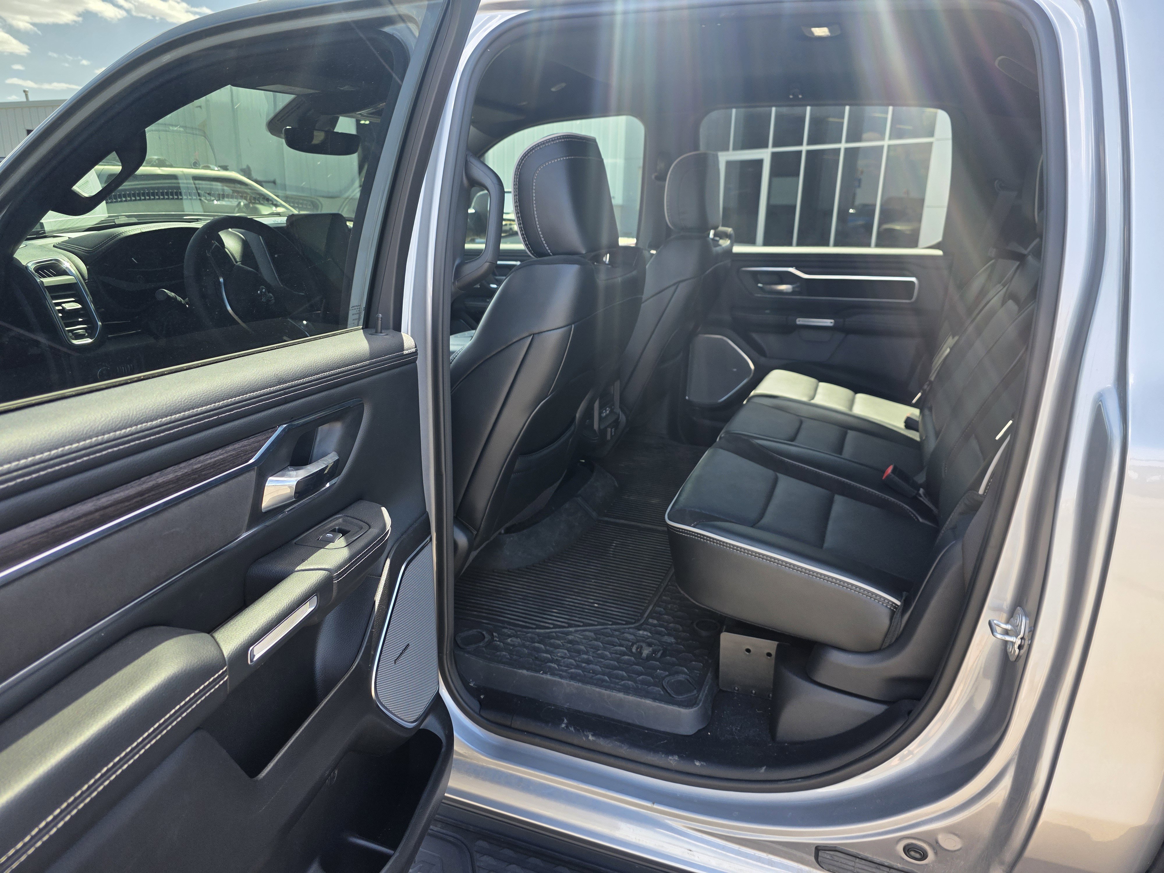 Used 2025 Silver Ram Laramie image 9