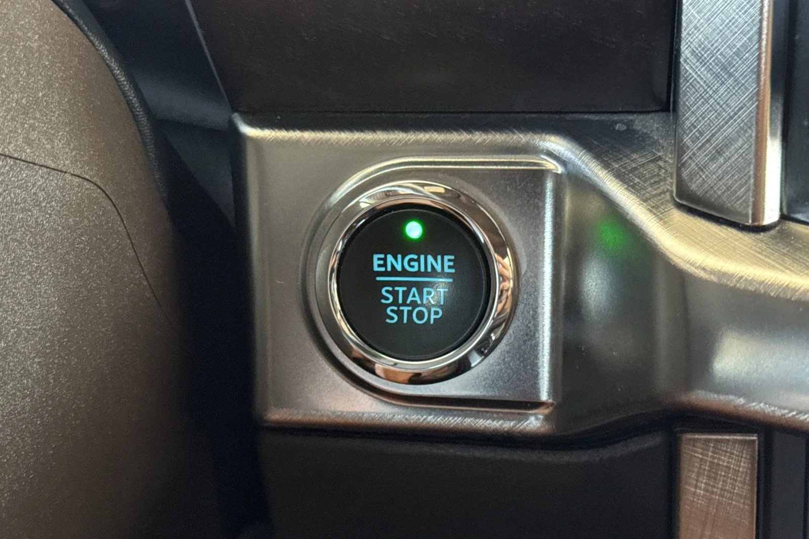 Used 2023 White Metallic Ford King Ranch image 24