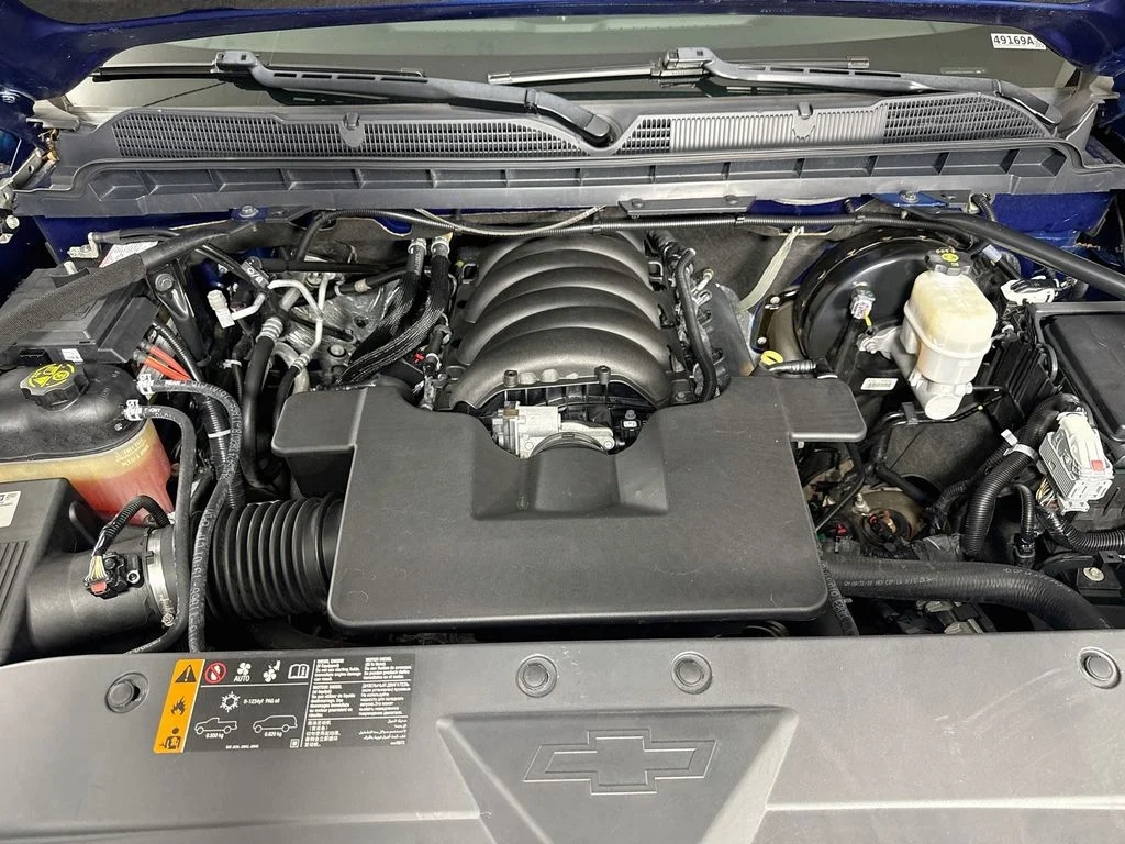 Used 2018 Deep Ocean Blue Metallic Chevrolet LT image 28