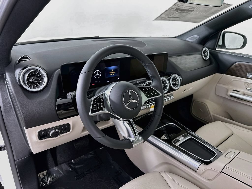 New 2026 Polar White Mercedes-Benz GLA 250 image 41