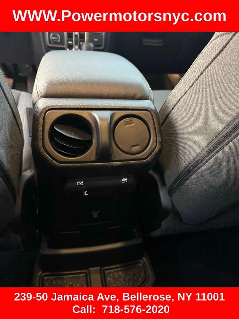 Used 2025 Gray Jeep Sahara 4xe image 28