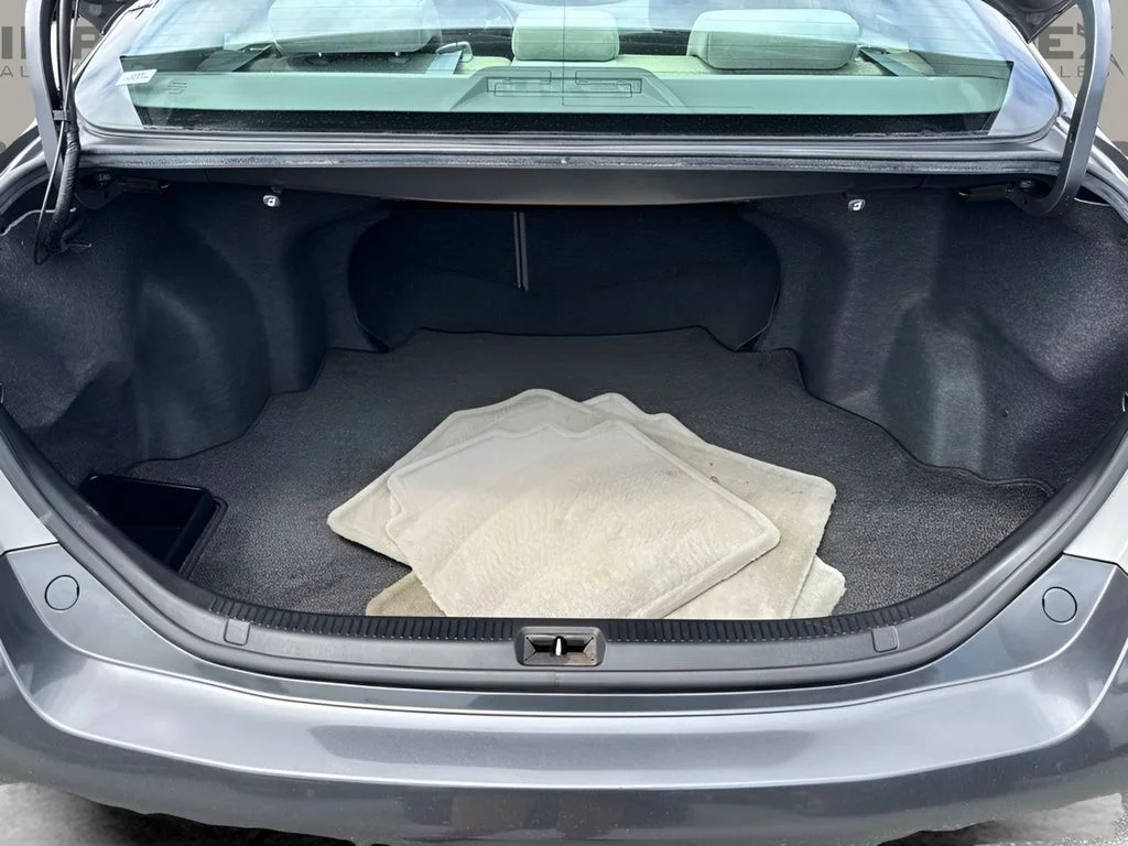 Used 2008 Gray Toyota LE image 24