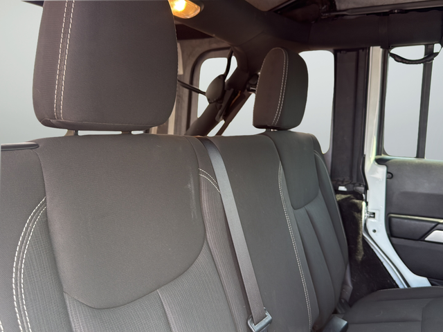 Used 2017 White Jeep Unlimited Sahara image 25