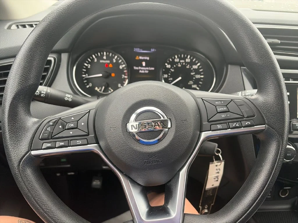 Used 2018 Black Nissan S image 26
