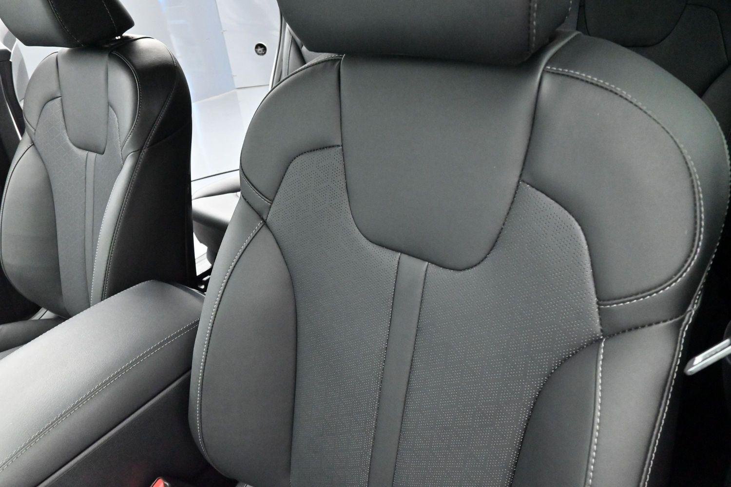 Used 2022 Glacial White Pearl Kia S image 14