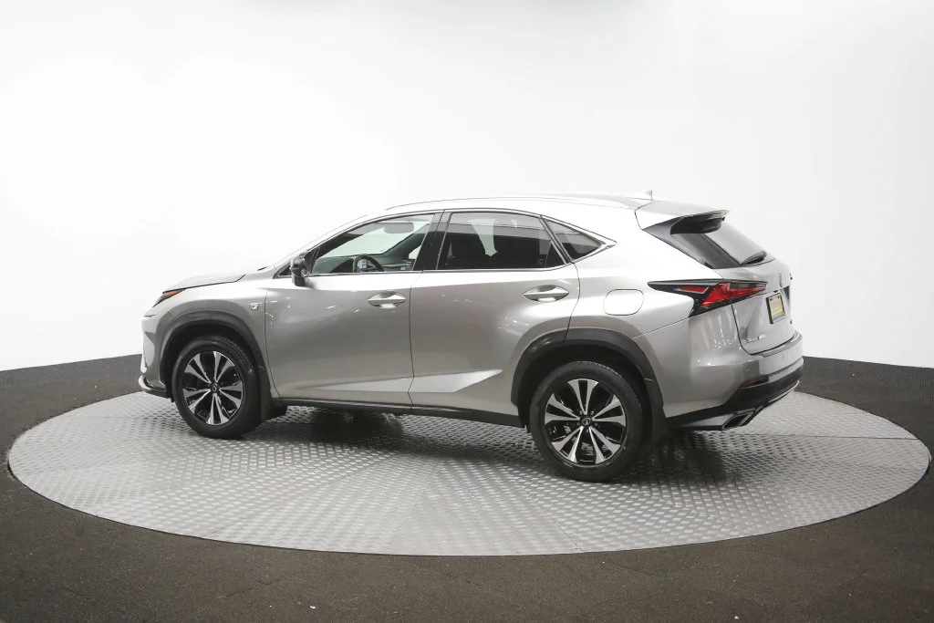 Used 2018  Lexus  image 58