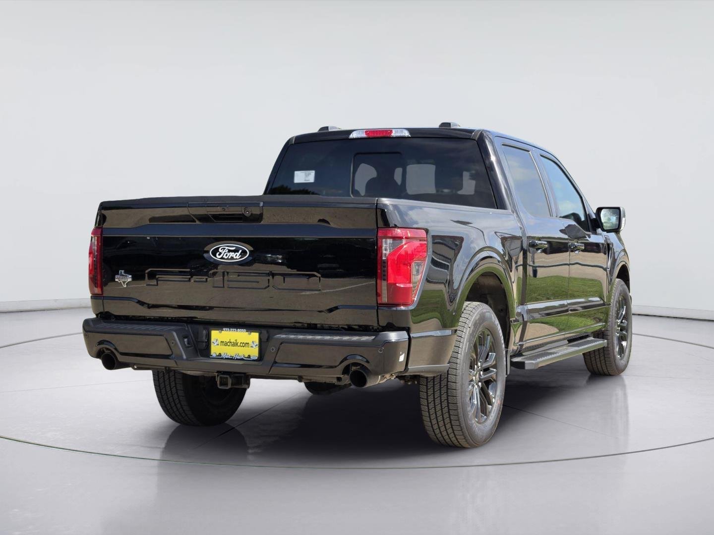 New 2026 Agate Black Metallic Ford XLT image 4