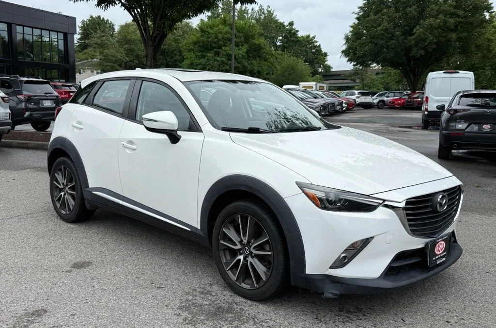 Used 2017 White Mazda Grand Touring image 1