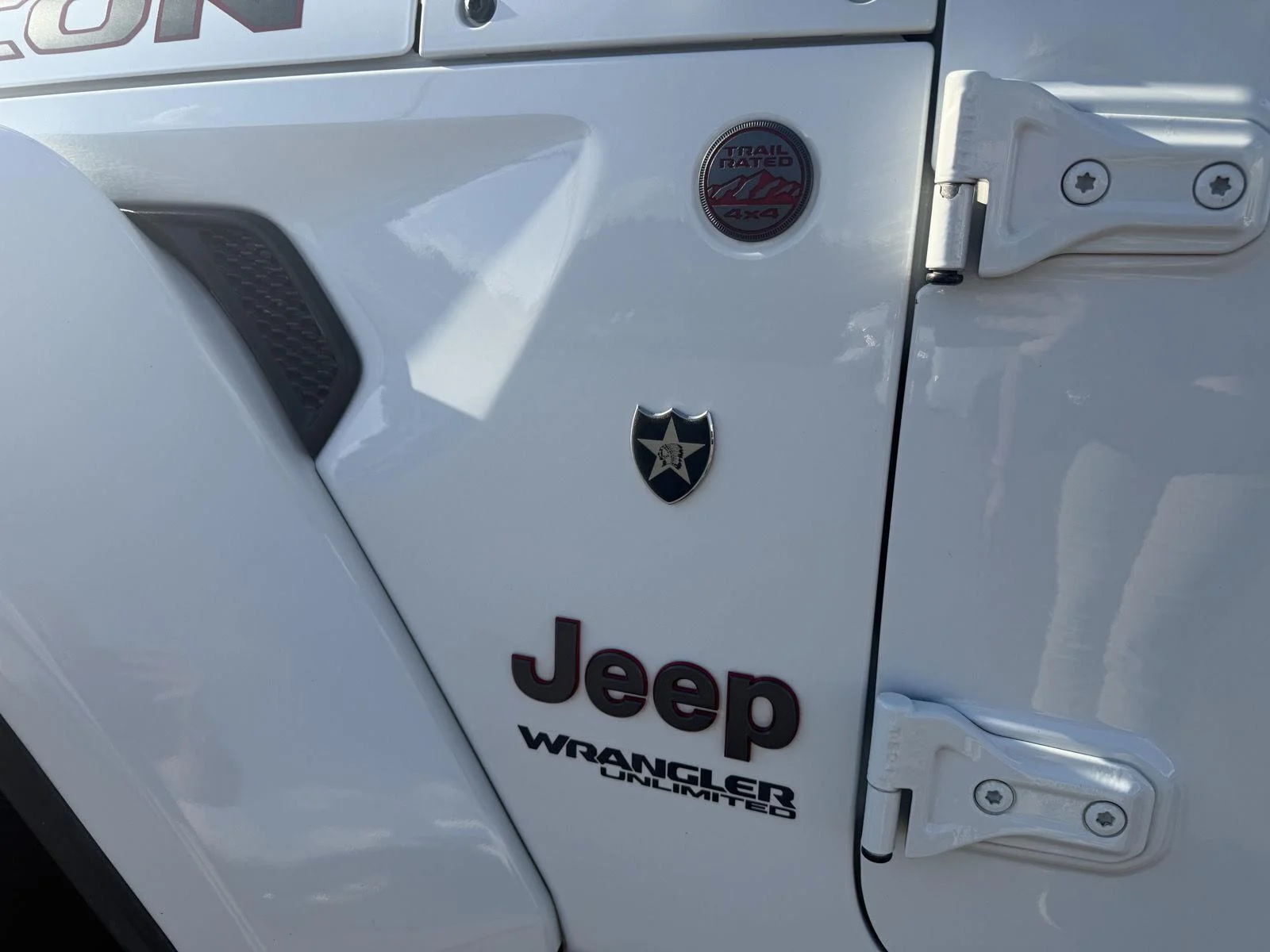 Used 2019 Bright White Clearcoat Jeep Rubicon image 27
