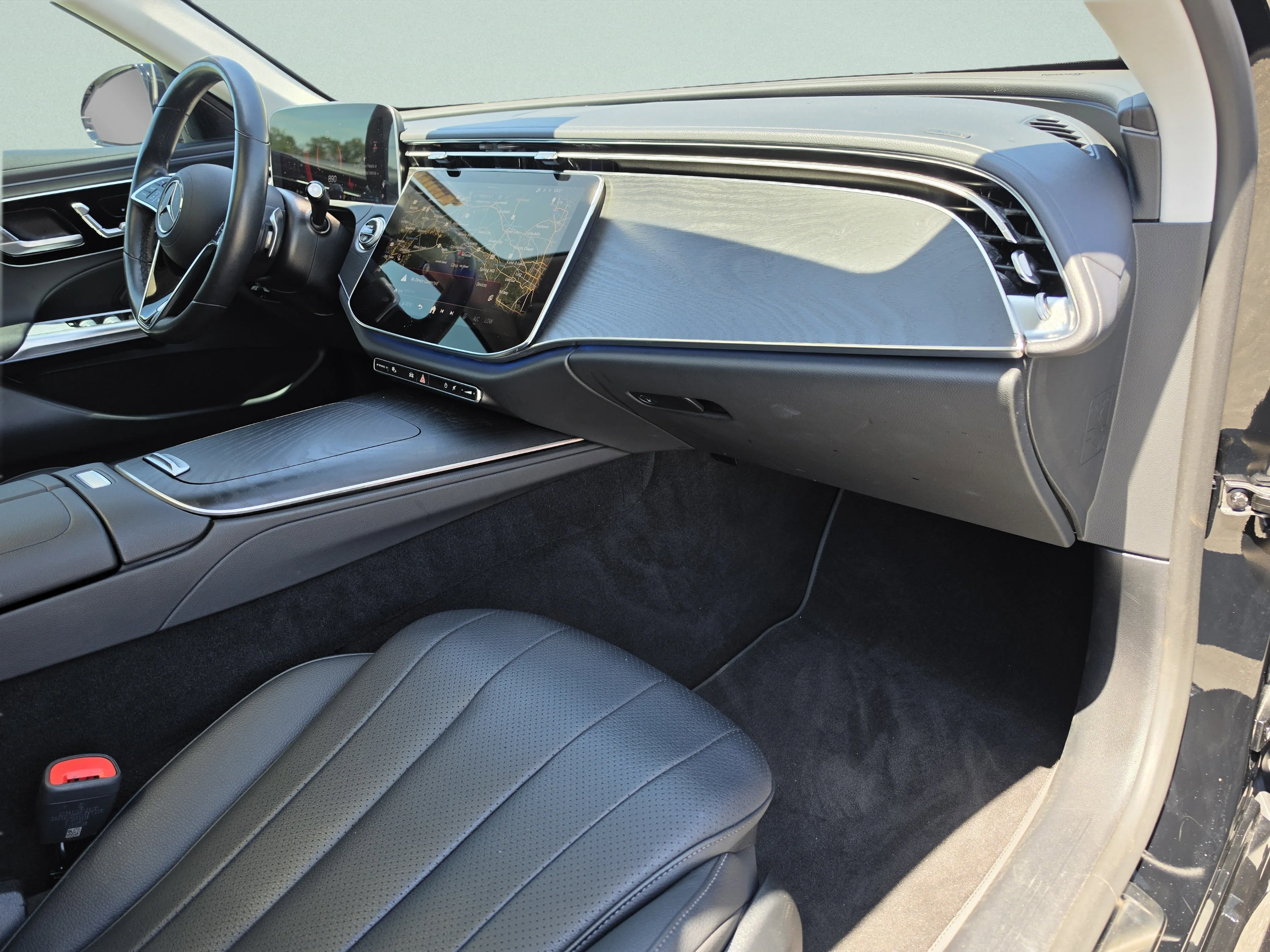 Used 2025 Obsidian Black Metallic Mercedes-Benz E 350 image 14