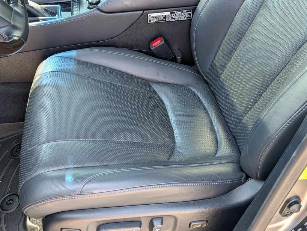 Used 2018 Silver Lexus 570 image 33