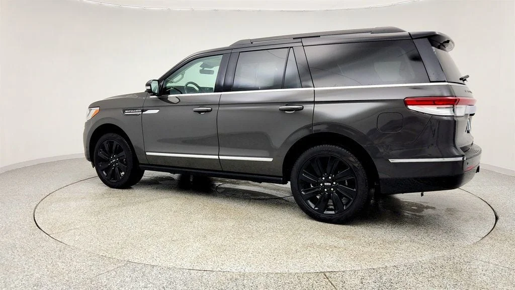 Used 2024 Chroma Caviar Dark Gray Metallic Clearcoat Lincoln Black Label 4x4 image 7