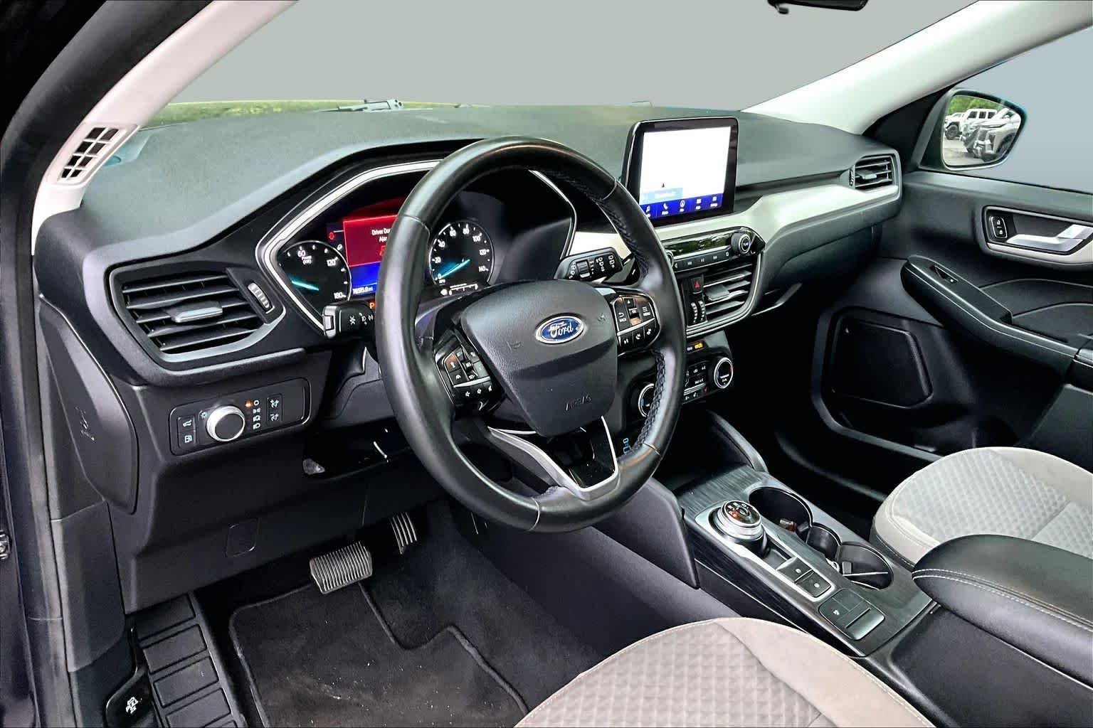 Used 2021 Antimatter Blue Ford SE Hybrid image 17