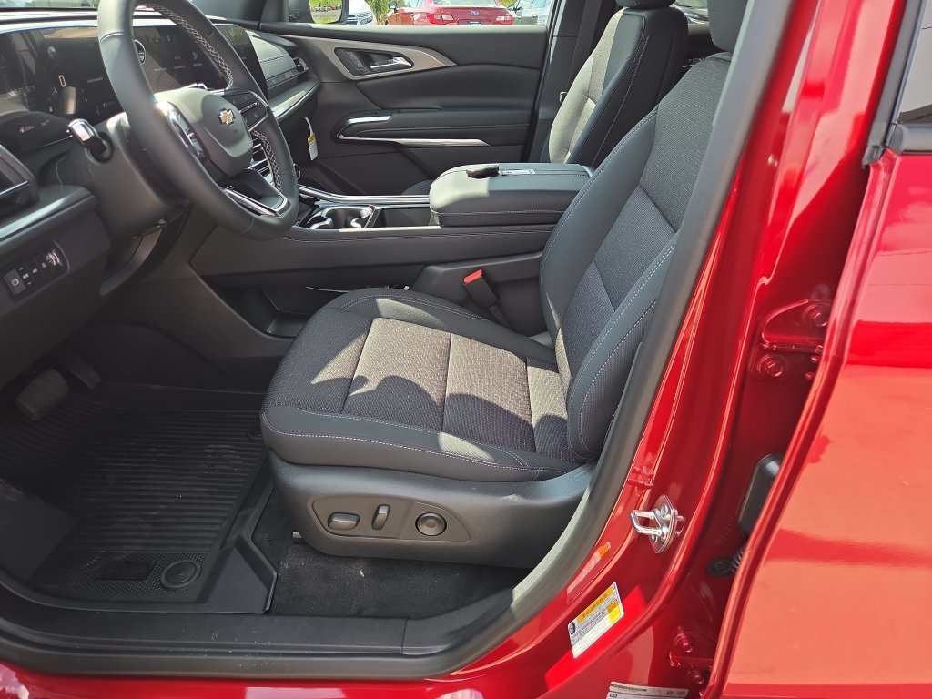 2027 Chevrolet Traverse LT - Photo 23