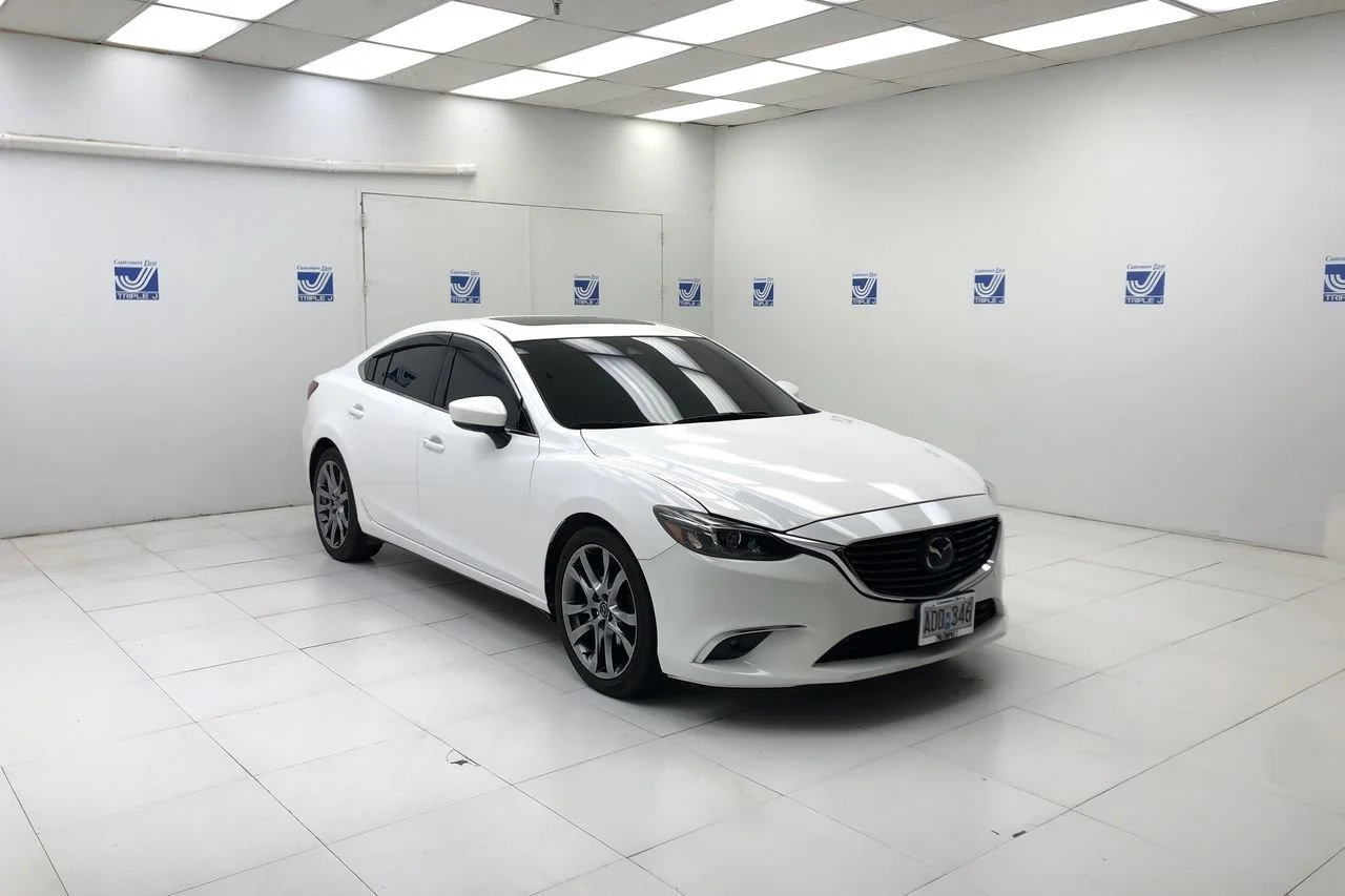 2017 Mazda EZ-6 i Grand Touring Auto's photo