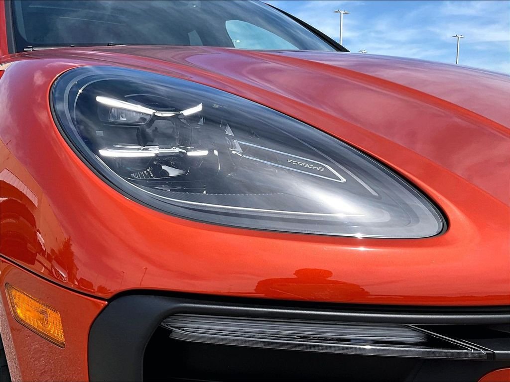 Used 2025 Orange Porsche  image 12