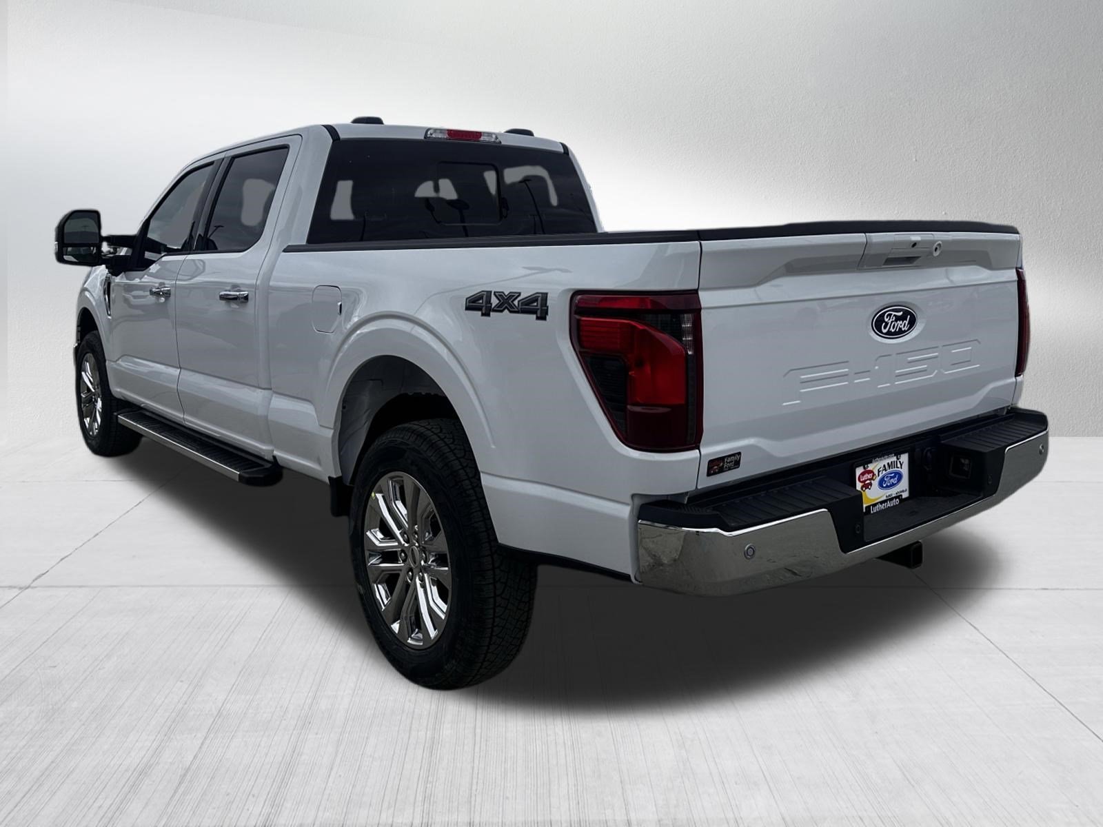 New 2026 Oxford White Ford XLT image 3