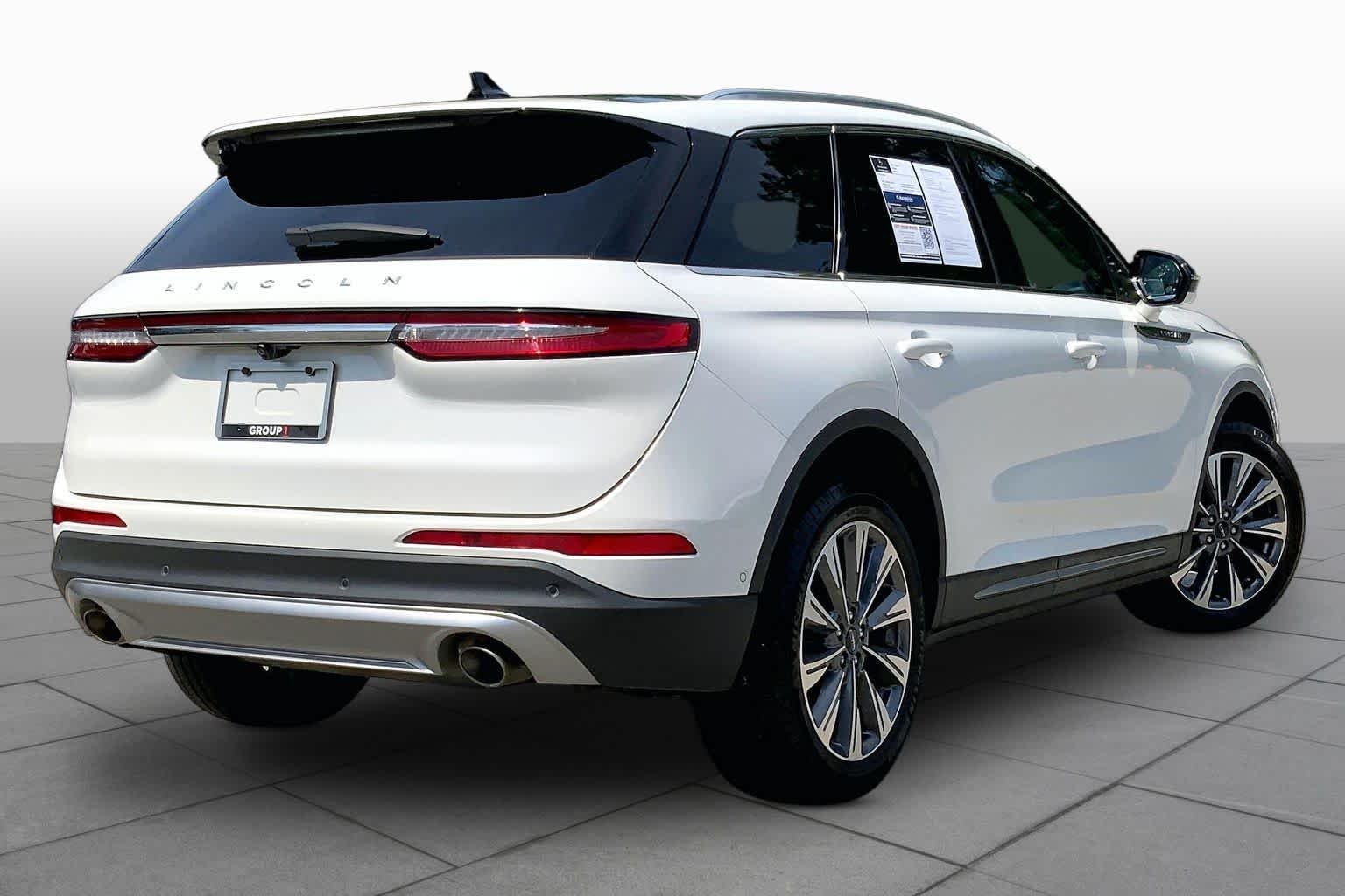 Used 2022 Pristine White Metallic Tri-Coat Lincoln Reserve image 13