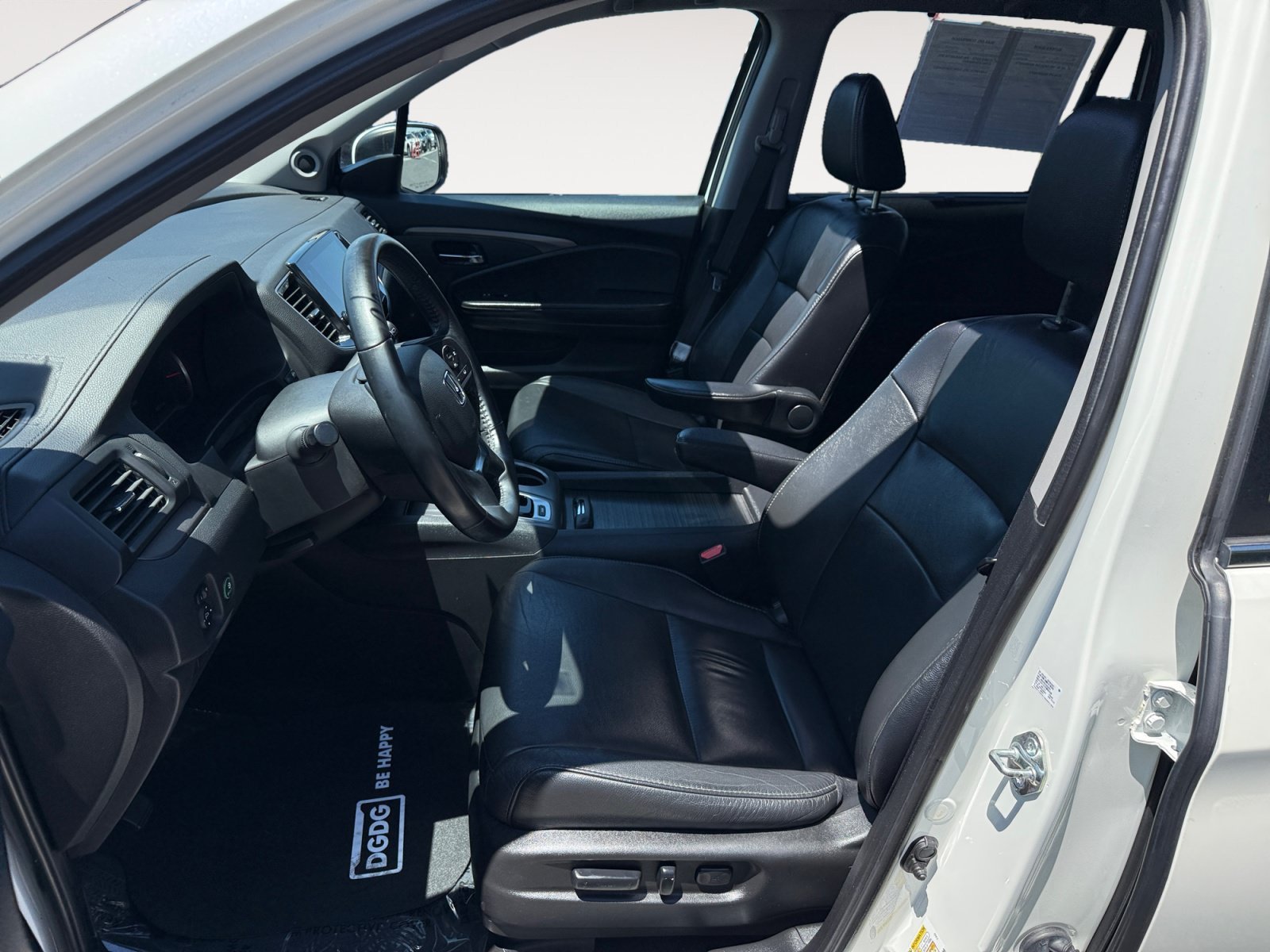 Used 2019 White Diamond Pearl Honda EX-L image 10