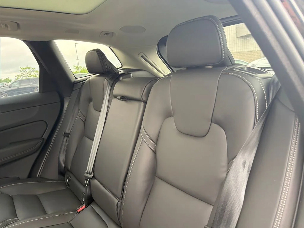 New 2026 Onyx Black Volvo Ultra image 12