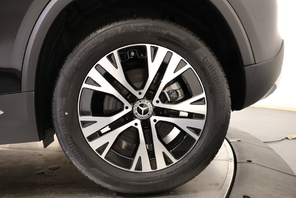 New 2026 Night Black Mercedes-Benz GLA 250 image 12